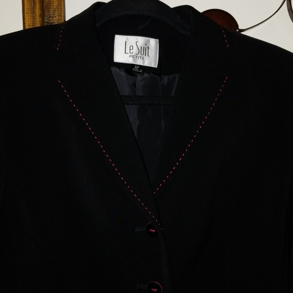 Sleek & Sophisticated Black Blazer - Picture 1 of 8